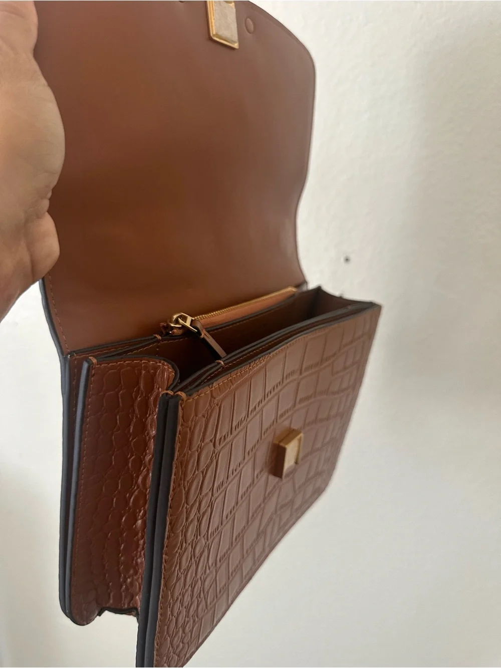 Tory Burch Croc-Embossed Leather Shoulder Bag in Brown with Gold Hardware
